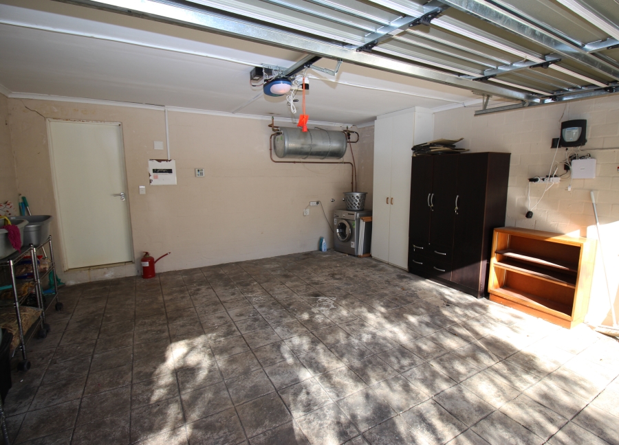 To Let 3 Bedroom Property for Rent in Claremont Upper Western Cape